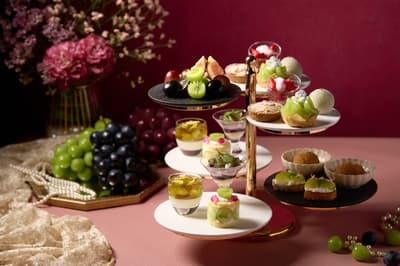 DEK in Aoyama Serves "Japanese Grape Afternoon Tea" With Shine Muscat From September 2