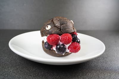 Nijigen no Mori Brings Back Godzilla Minus One Cream Puff for a Limited Time During Special Exhibition Revival