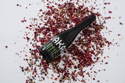 WAKAZE与LINNÉ携手推出纪念限定酒款，致敬工艺清酒的原点