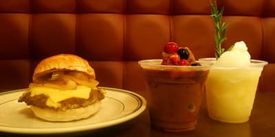 Benjamin Steakhouse Kyoto and Shinshindo Bakery Team Up for a Limited Gion Festival Burger