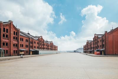 Yokohama Red Brick Warehouse Opens New Tax-Free Counter for International Visitors