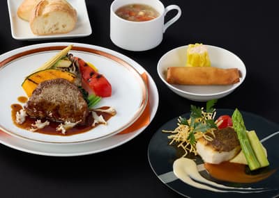 在横滨东急REI酒店的港未来享受轻松的女生午餐，品尝特别午餐套餐