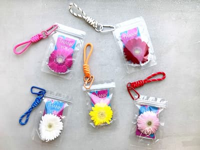 日比谷花坛推出"pokehana"——可佩戴的新鲜花卉饰品，现已在新宿Flags快闪店限时发售