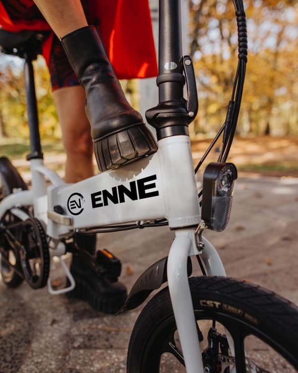 ENNE ZERO 爬坡行駛