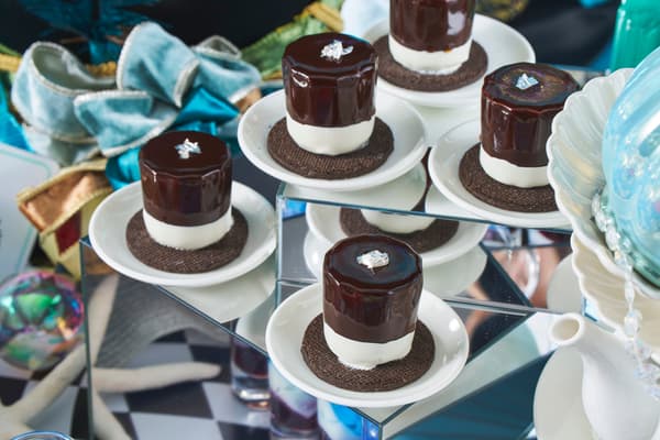 扭曲世界的镜中帽