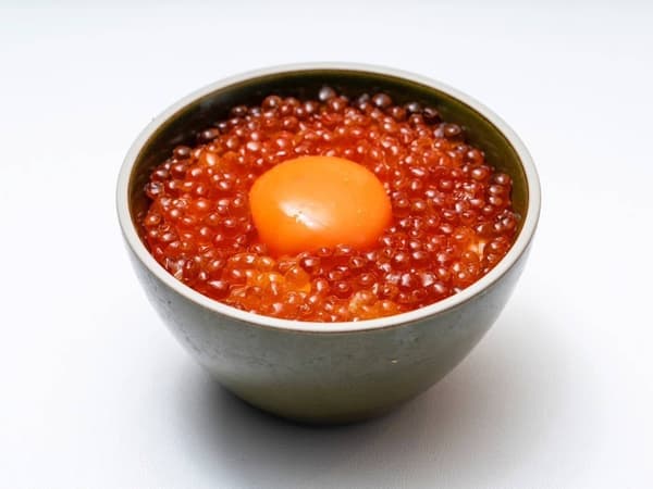 鮭魚卵蛋黃飯