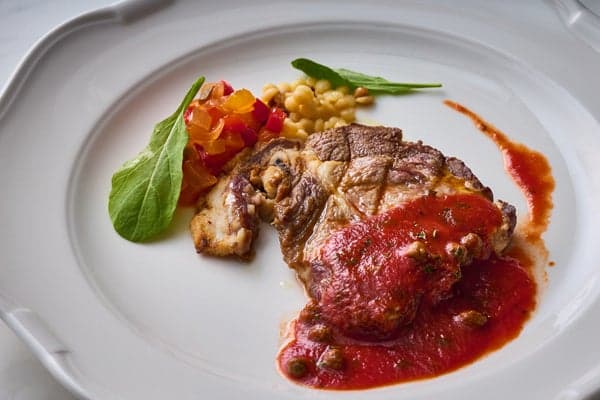 烤优质猪肉配 kekka 酱