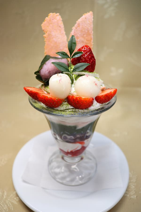 武藏丘高尔夫球场 – 樱花和草莓日式圣代（图片）