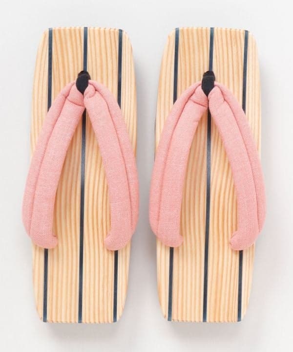 アクリル下駄 ¥23,100 / 2 種尺寸 (23–25 cm / 25–27 cm),3 色