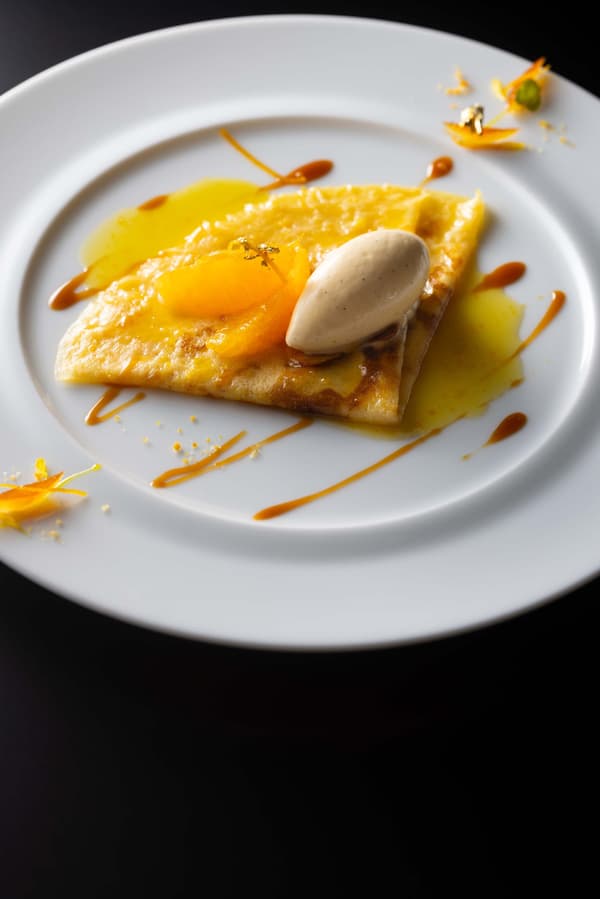 Crêpes Suzette presentation