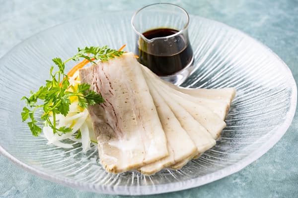 Chilled sweet and sour pork with black vinegar aroma, made with pork belly