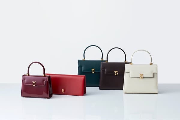 กระเป๋าถือและเครื่องหนังอื่นๆ ของ Launer London