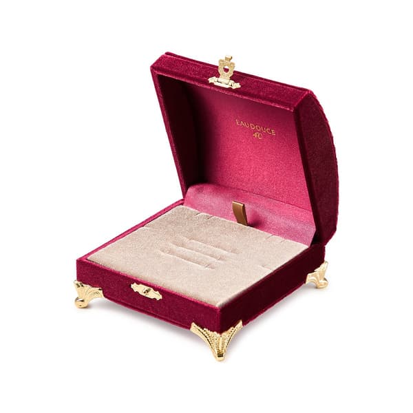 Limited-edition bordeaux jewelry case