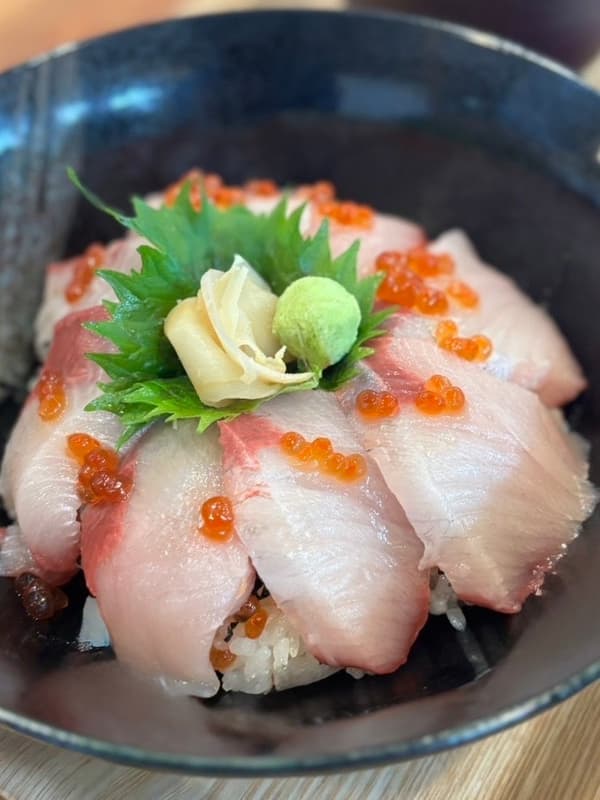 鰤鱼碗 1,400日元（含税）