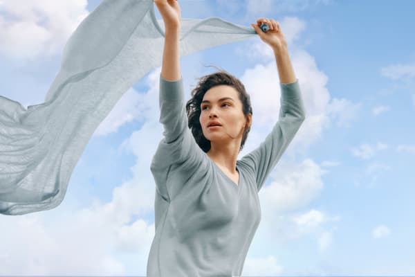 캐시미어 에어 파인 V넥 스웨터 68,970엔