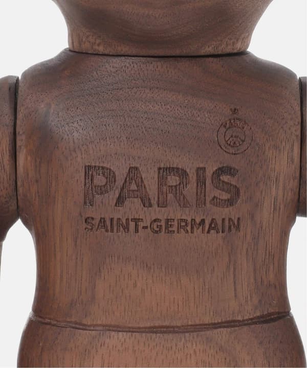 Vista detallada del Astro Boy de madera de PSG Maruni Mokko