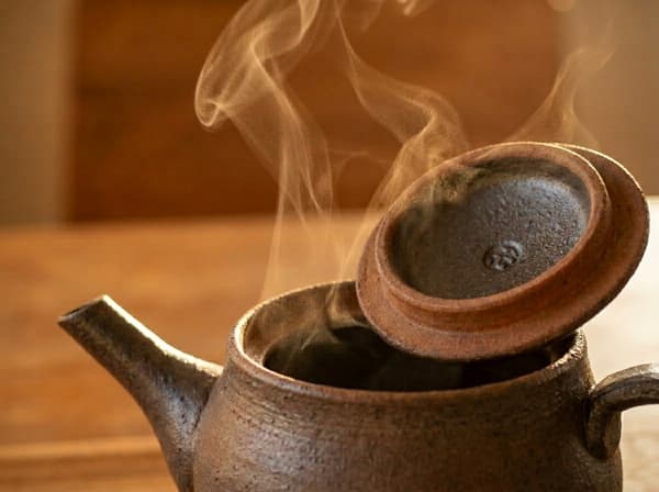 无盖孔密封设计，内盖采用釉面