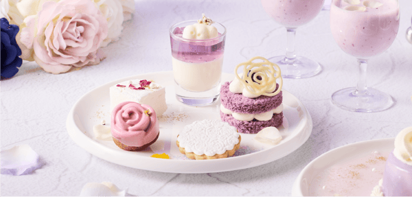Mini sweets (from left, clockwise): Rosa di Madeleine, Elegant Coconut Guimauve, Purple Sky Panna Cotta, Blueberry Naked Cake, Cloud Lace Cookie