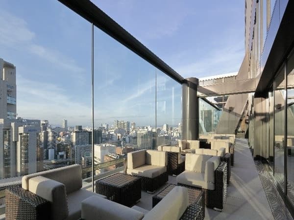 CANDEO HOTELS × Mon cher limited-edition Dojima Tiramisu Roll