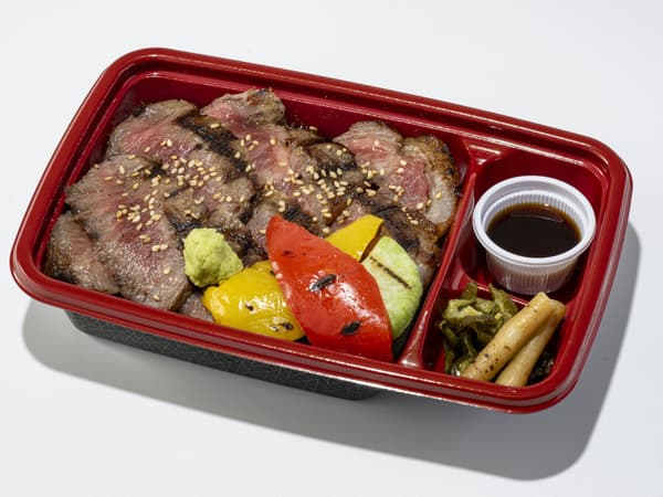 肉卸小岛的山形雪降和牛牛排饭