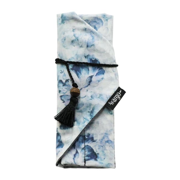 Tas pembungkus kanzashi Oboro Botan warna Ao, tampak depan