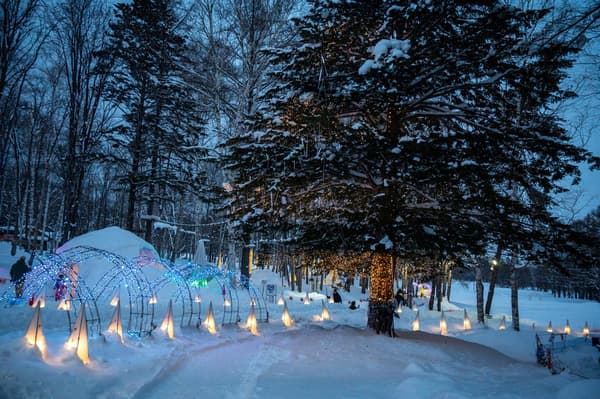 在Furano Kankanmura，品尝冬季光线和空气的时间等待着您。