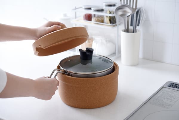 放入软木容器中