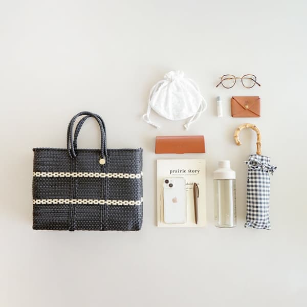 Letra SHORT S black mercado bag