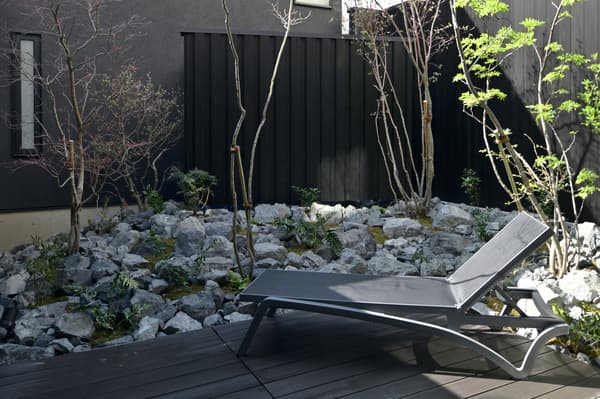 Room E outdoor air bathing space