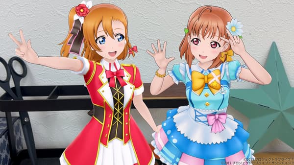 μ's와 Aqours HoloModels 나란히 배치