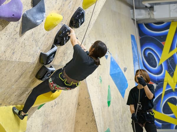 D Bouldering Plus Lead Namba 攀岩牆