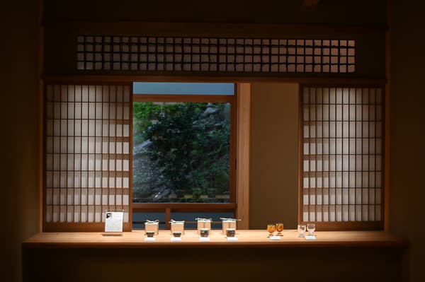 Exposición y venta de artesanía de Enishira (縁煌) en Kaga Iryokuen