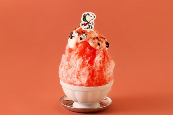 Strawberry shaved ice inspired by Snoopy's Flying Ace persona