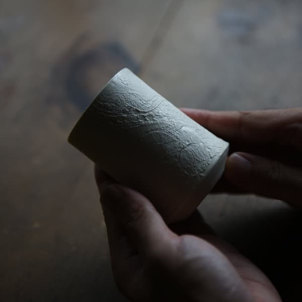 Cangkir teh oleh 濱中史朗 dari Oya Kiln (大屋窯)