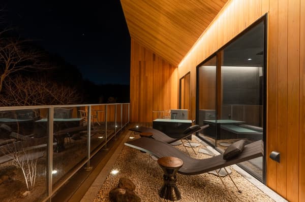 The courtyard-garden balcony, complete with an open-air bath