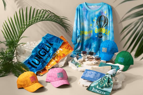 Cooling park merchandise including towels and portable fans