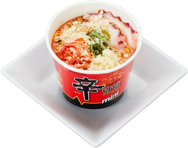 맛 변경 플레이트와 도미 육수 해물 신라면