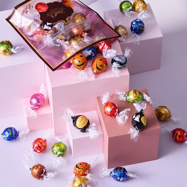 Empaque del evento Llena tu propia bolsa de Halloween de Lindt