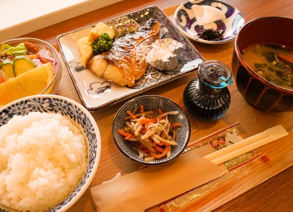 尾道水道上的日落