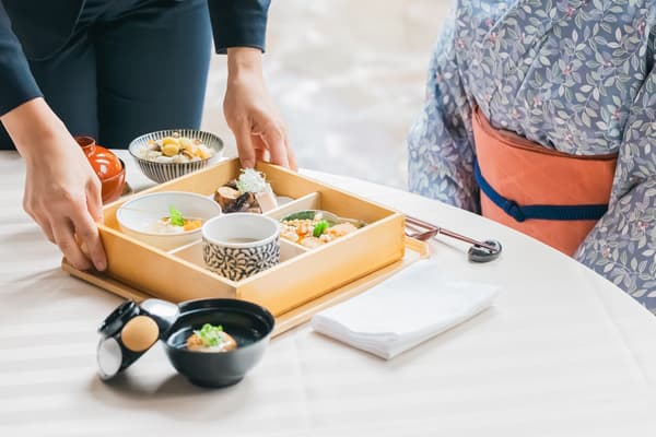 엘름 가든의 낮 가이세키 코스
