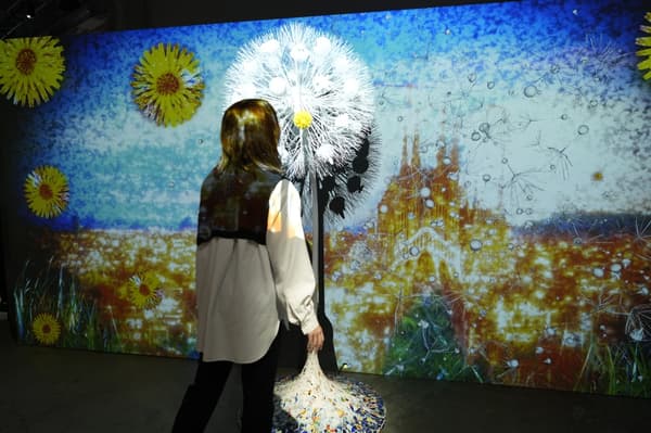 区域 7 艺术品名称：GAUDI × DANDELION ②