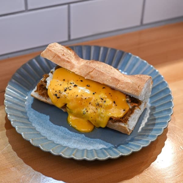 自製香料手撕豬肉切達起司融化