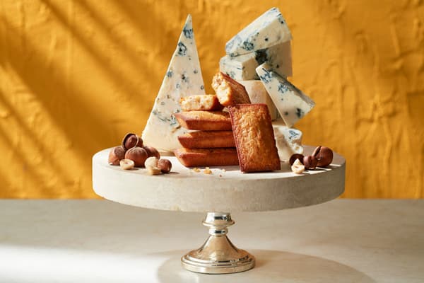 Financier [Gorgonzola & Hazelnut]