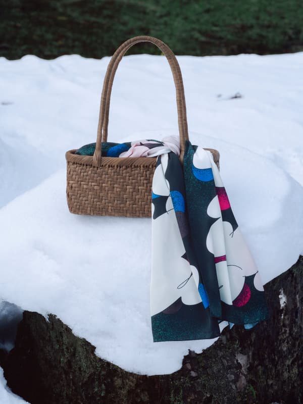 Mountain Grape Vine Craft Horizontal Basket / Long Handle, Inner Bag (sunlight)