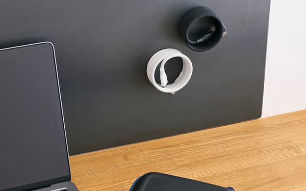 Can be fixed to steel partitions or shelves for storage (Mesh Type)