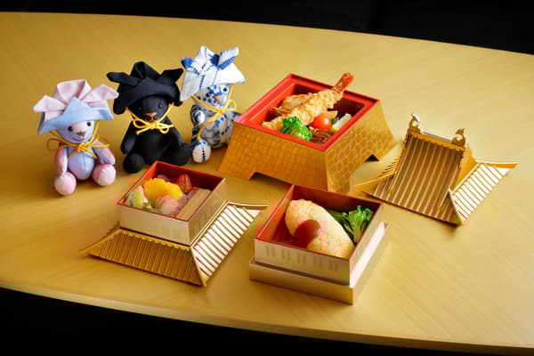 Children's art tour coloring activity