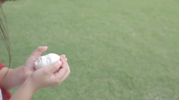 川内伦子，《Illuminance》，2001-26 年，双通道视频，东京都写真美术馆藏