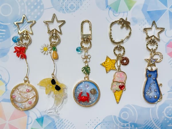 UV resin summer keychain workshop at Kiwa Seisakusho