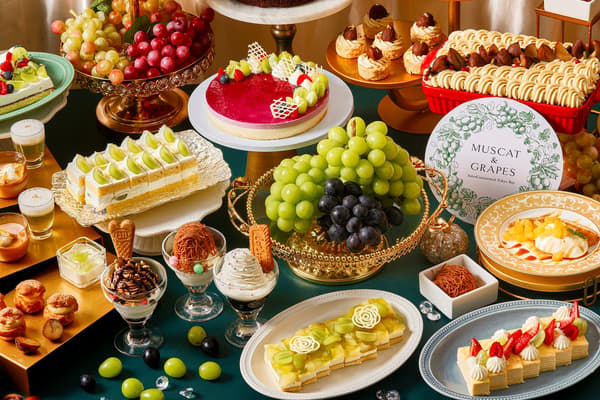Shine Muscat's sparkling beauty meets the bounty of autumn in this dessert buffet