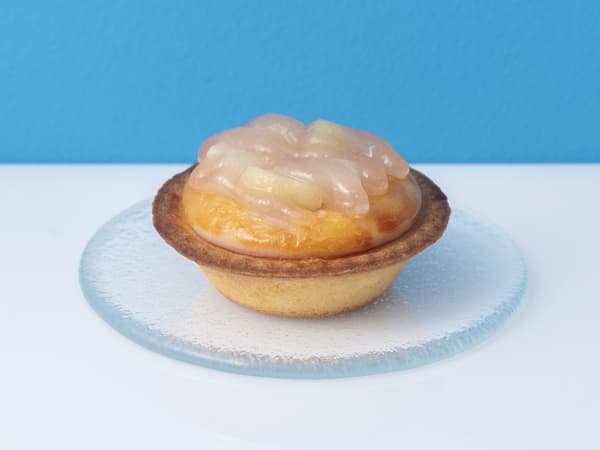 Freshly Baked Tart Peach and Cheese ¥351 / BAKE CHEESE TART